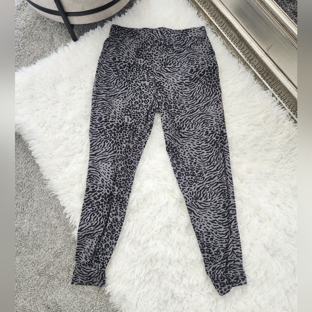 Sheila Rose Joggers size XL. New without tags.